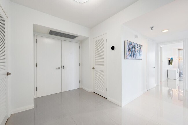 Photo - 123 Lakeshore Dr Unit 445