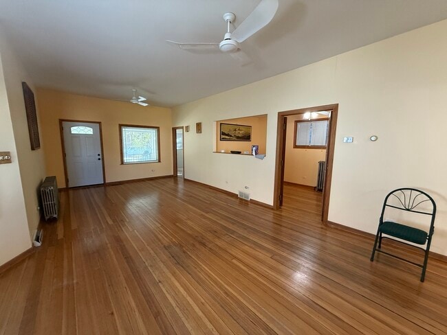 Photo - 4844 W Montrose Ave