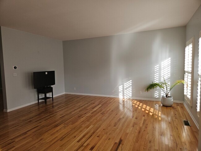 Photo - 0N312 Dooley Dr