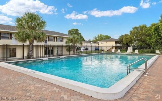 Building Photo - 3325 Arpt Rd S Unit A8 Rental