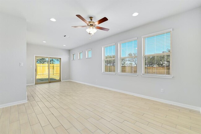 Photo - 1021 Kerrwood Wy