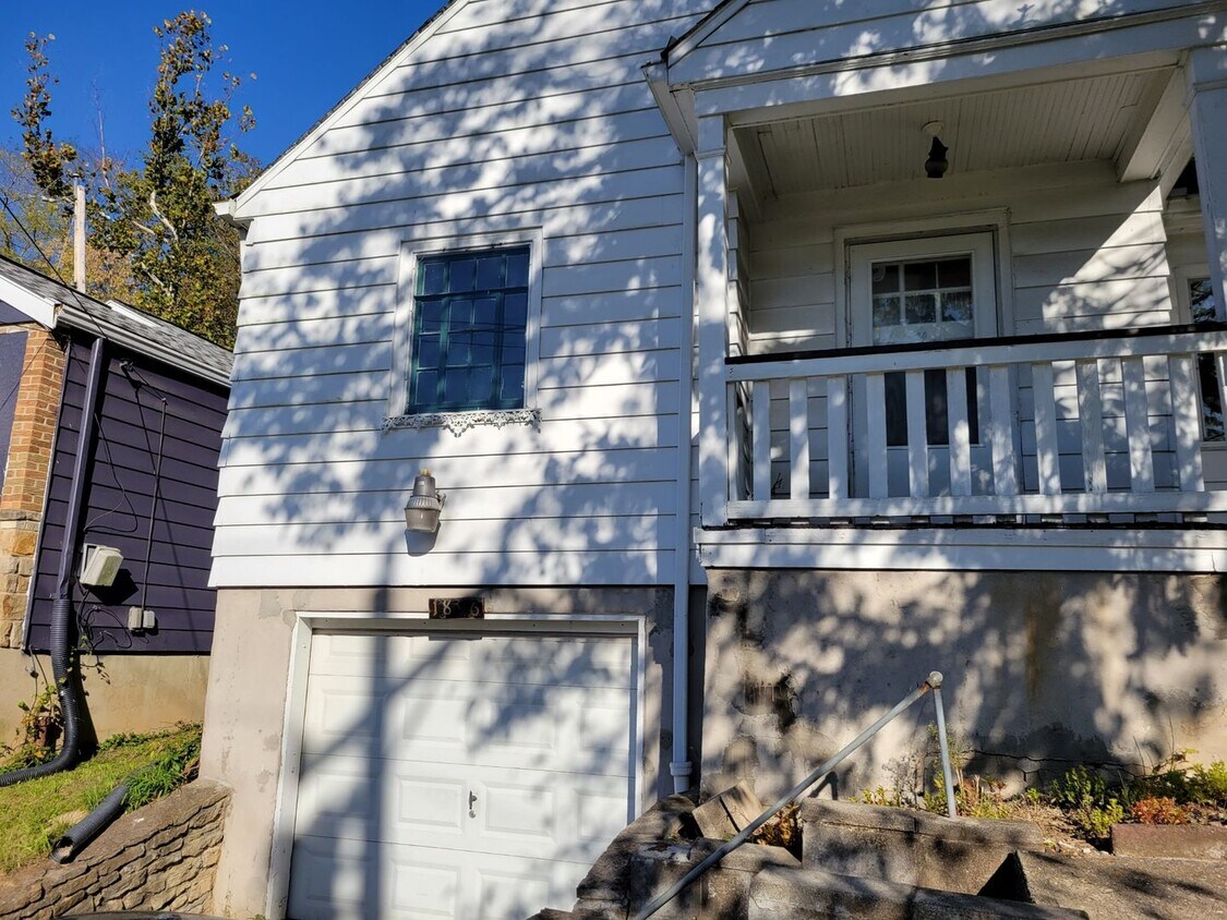 2 Bed I bath home in Northside - 2 Bed I bath home in Northside