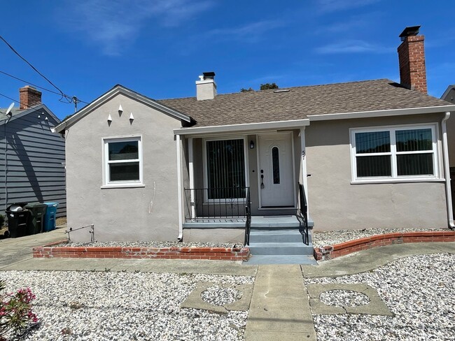 Photo - 57 E Hillsdale Blvd House