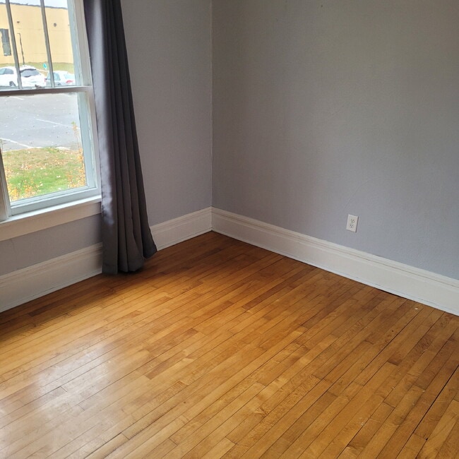 Photo - "Charming 3-Bed Home in Brainerd with Spac...