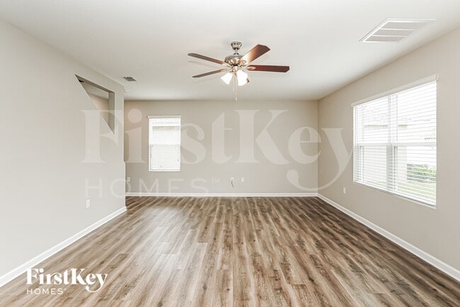 Photo - 924 Ambergate St