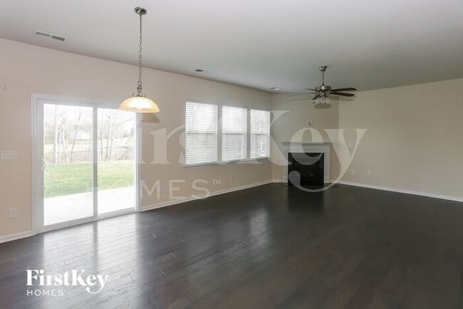 Photo - 182 Paradise Hills Cir