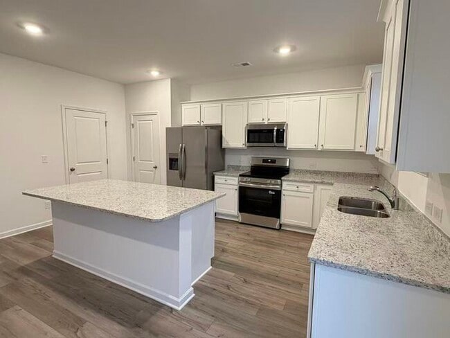 Photo - 105 Elijah St