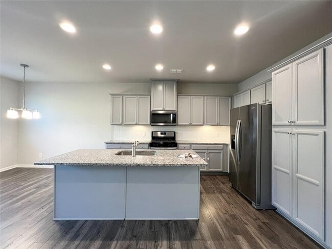 Photo - 1865 Parkades Path