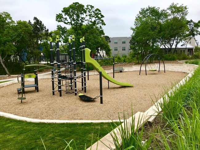 Photo - Cardinal Point Apartments