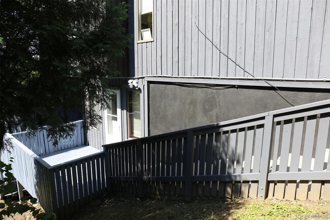 Building Photo - 132 Woodland Dr