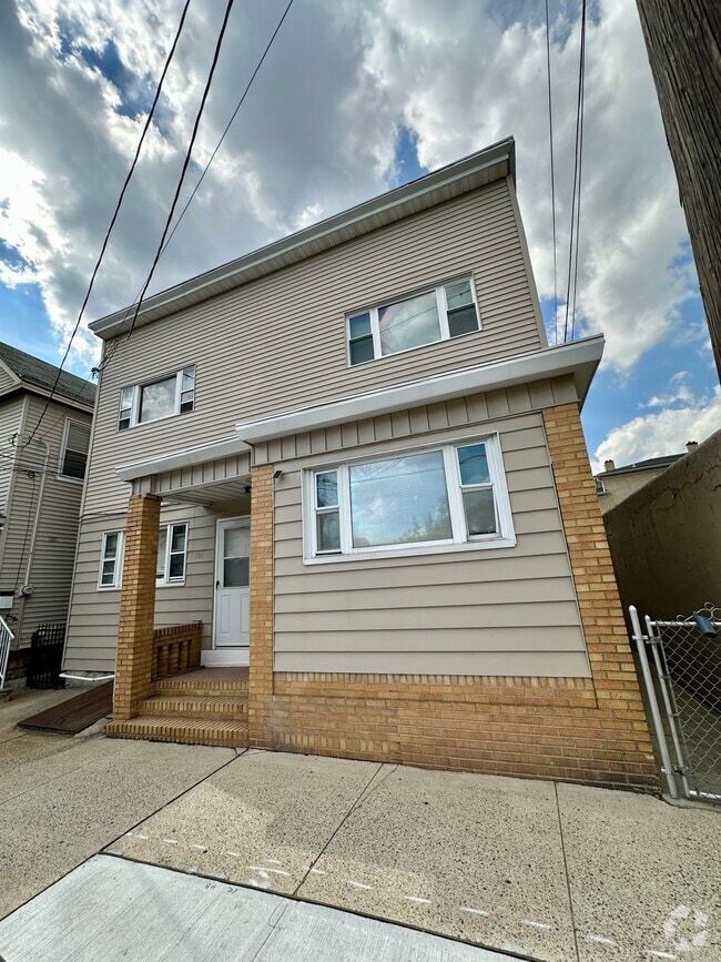 Building Photo - 307 Amity St Unit amity Rental