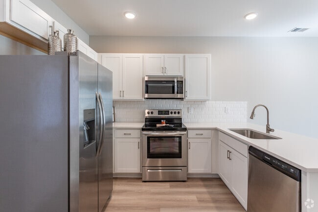 2BR, 3BA - 1352SF - Kitchen