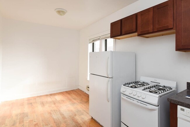 Photo - 3832 N Fremont St Unit E3