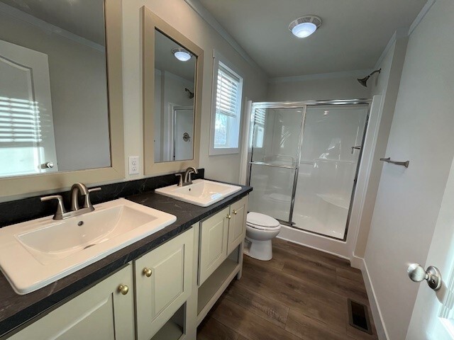Photo - 260 Cambridge Dr
