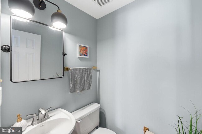 Photo - 15336 Baileys Ln