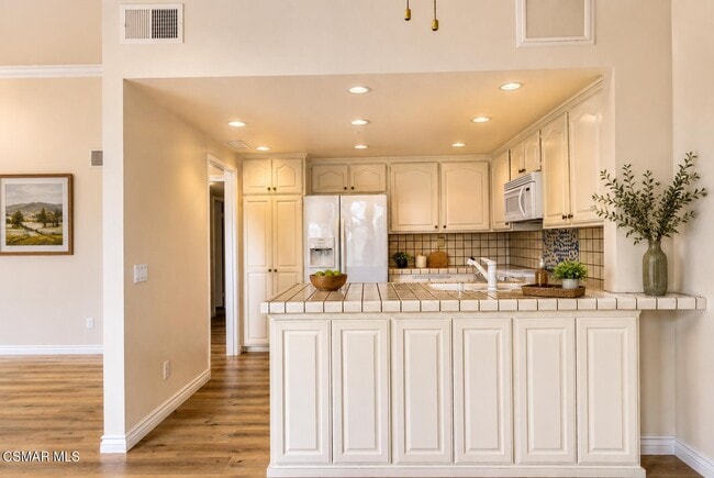 Photo - 32355 Saddle Mountain Dr