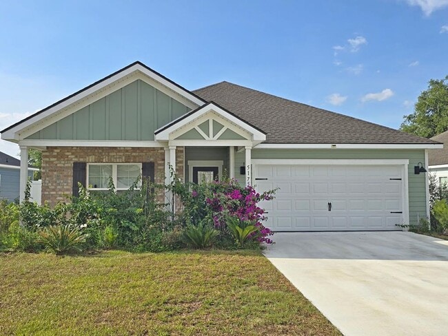 Building Photo - Elegant 4-Bedroom Lake Park Home with Open...