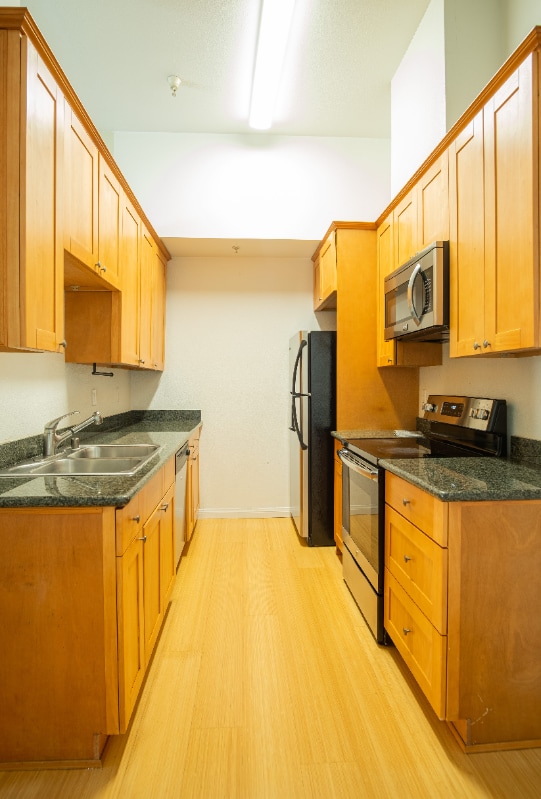 Photo - 2491 Creekside Ct