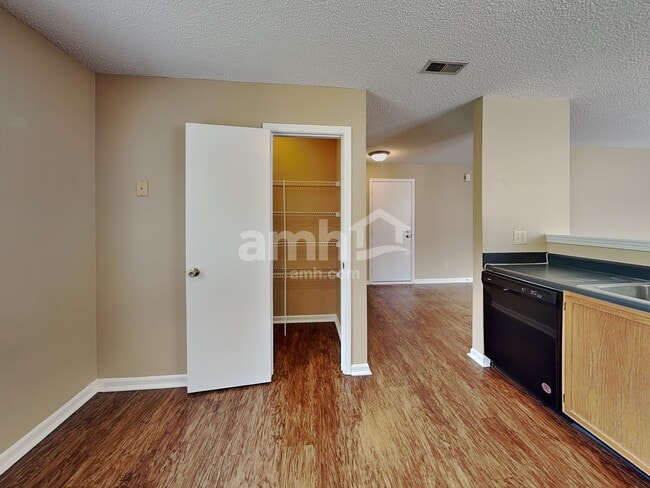 Photo - 7588 Hollow Reed Ct