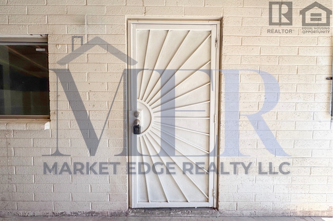 Photo - 2Bed/1Bath Home AZ-51/Thomas Rd! $199 MOVE-IN SPECIAL! Ready for Immediate Move-In!