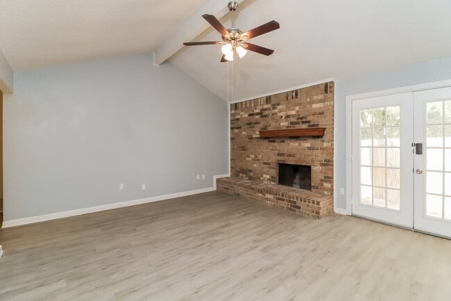 Photo - 6001 Old Mill Ct