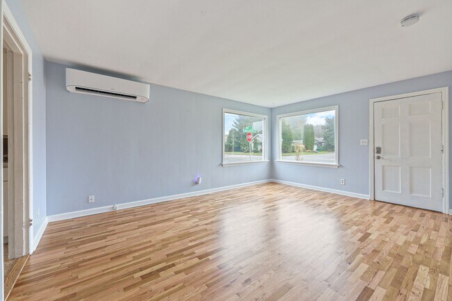 Photo - Eastside rambler with A/C, 2 bed 1 bath. Olympia School District.