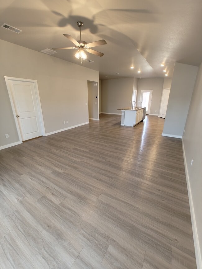 Photo - 3 bed 2 bath in Lone Star Trails!