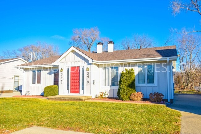 Building Photo - 2 Bedroom Duplex with Basement