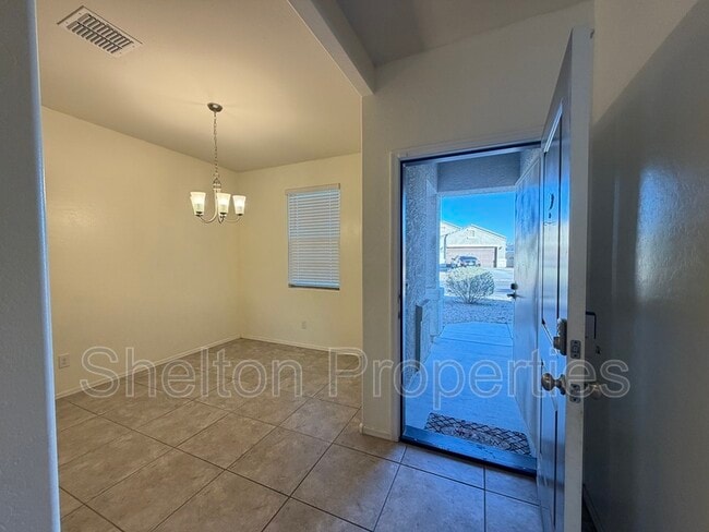 Photo - 25681 W Desert Dr