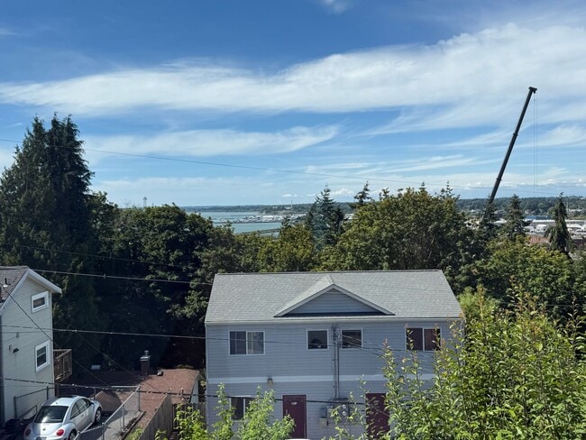 Photo - 3 & 4 Bedroom Units Just Steps from WWU Unit #C