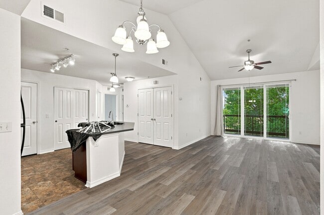Photo - 804 Summer Hawk Dr