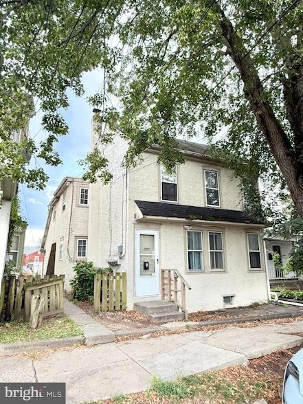 Building Photo - 328 South St Rental
