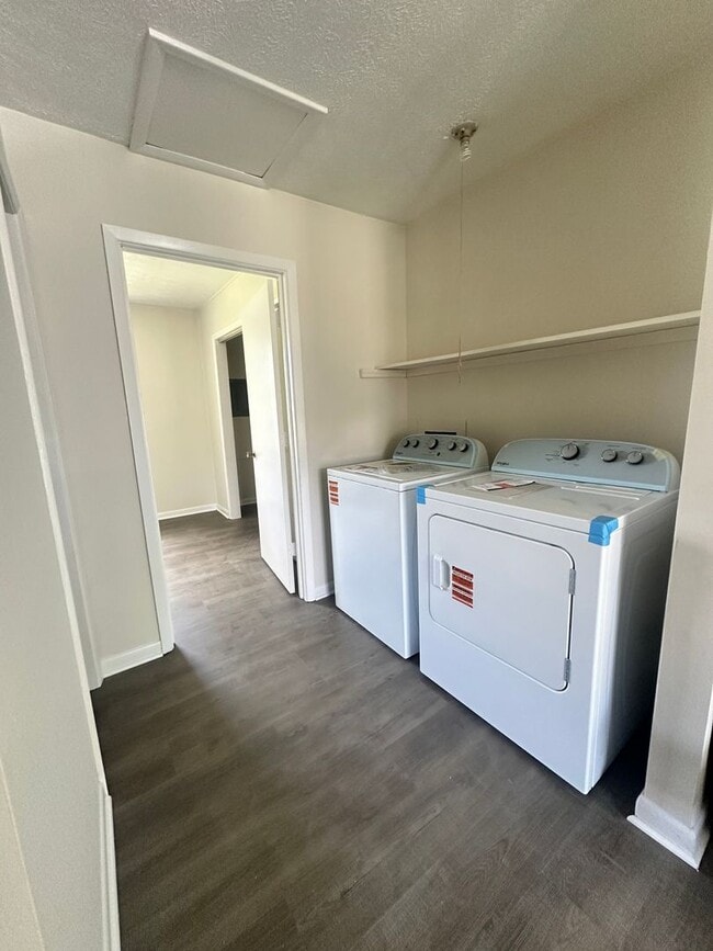 Photo - Apartment for Rent in Broadway