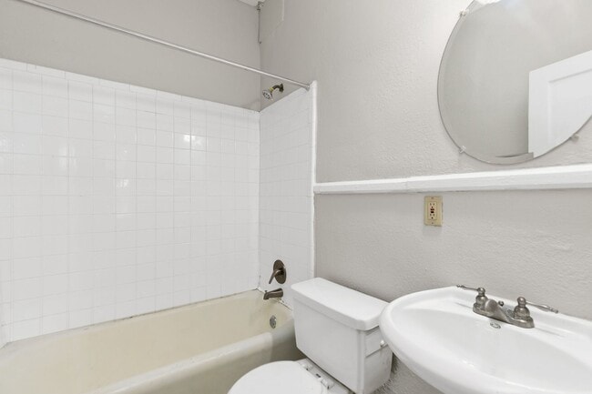 Photo - Clairmont Apartments