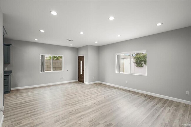 Photo - 8227 Ben Ave