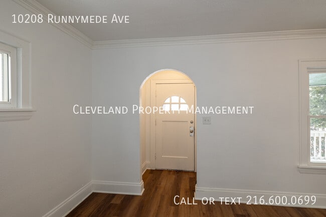 Photo - 10208 Runnymede Ave