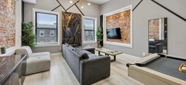 3111 W Diamond St Unit 3