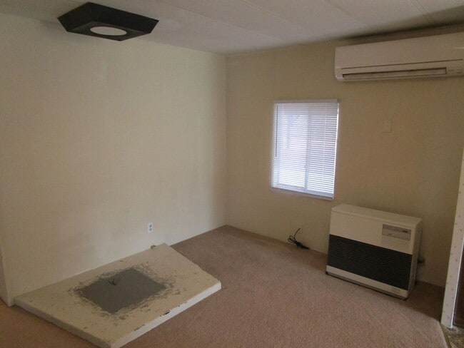 Photo - Manufactured Home on Acreage with Cascade Mountain Views! - Available Soon!