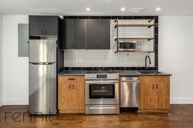 Photo - Kent Avenue, New York, NY 11249 - 4 BR 3 BA house