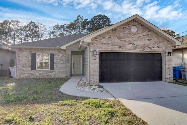 Building Photo - 2209 Tom St