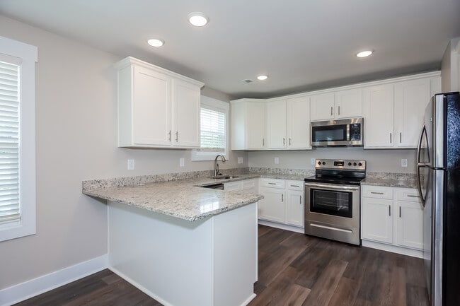 Photo - 607 N Scruggs St