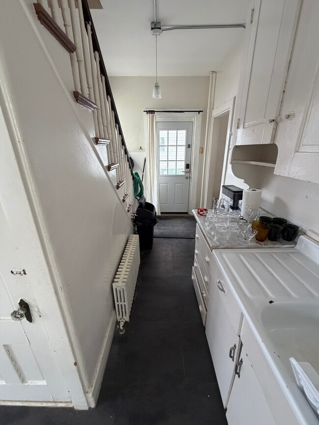 Entrance with private porch - 50 Silver St Unit 52-2