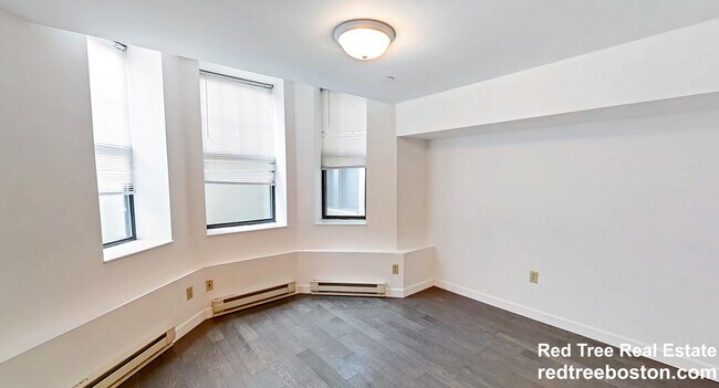 Building Photo - 109 Queensberry St Rental