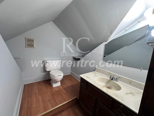 Photo - 1008-3 Vermilion-N