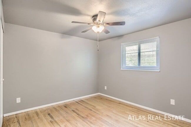 Photo - 1690 Monterey Way