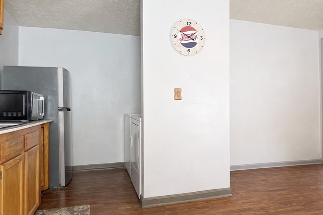 Photo - 606 5th St Unit A