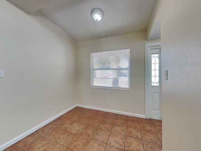 Photo - 9801 N 55th St