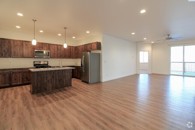 Building Photo - 4 Bed/2.5 Bath Home in West Richland