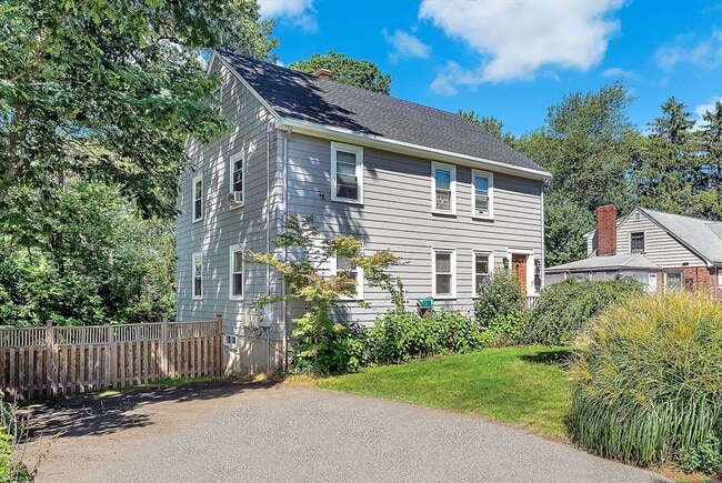 Photo - 10 Glen Gary Rd Townhome
