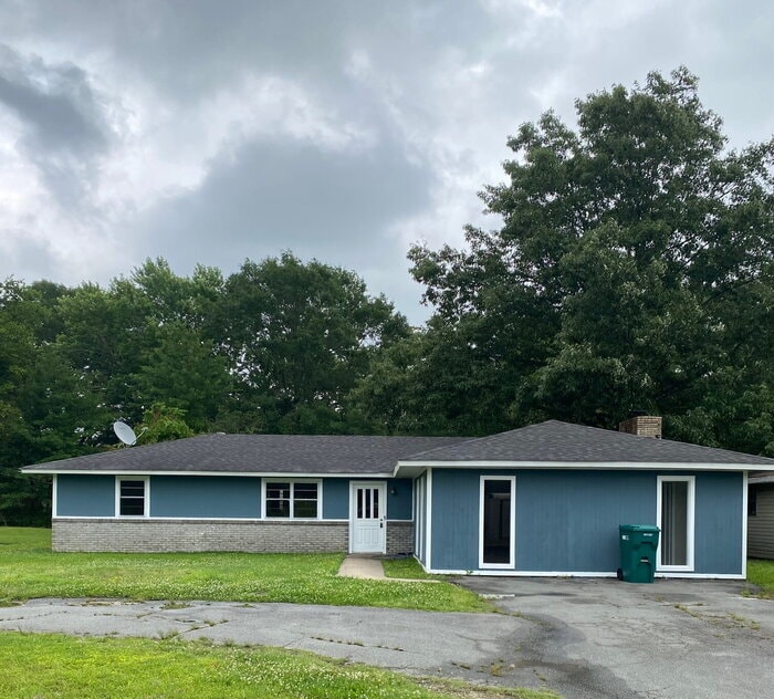 Photo - 2311 Oakwood Rd House